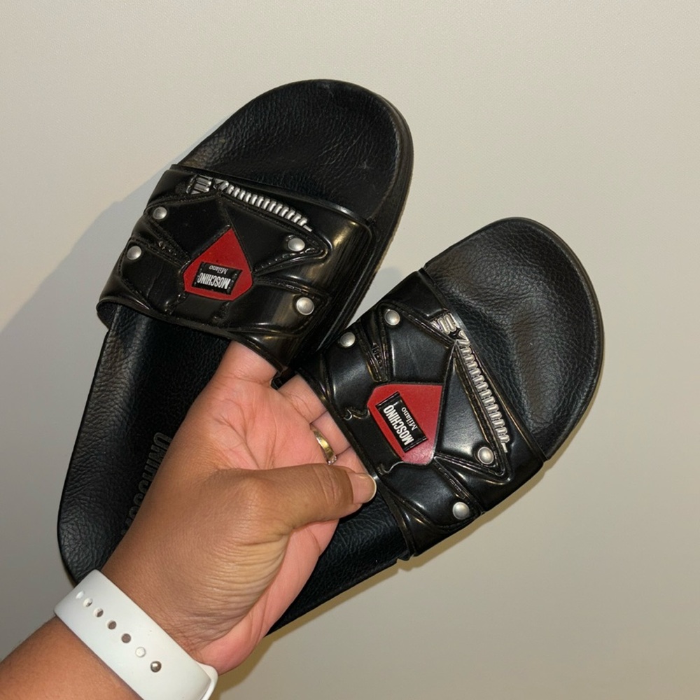 Moschino Slides